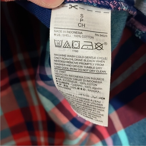 Old Navy size small Blue and Red plaid long sleeve super soft and cozy flannel - Picture 5 of 5